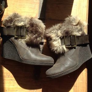 Nine & co, wedge ankle boot! Fits more like 8.5.